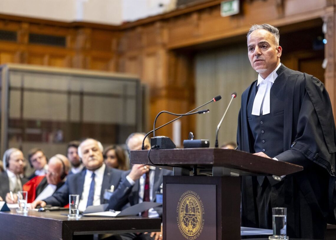 El profesor de Derecho Internacional de la Universidad de Queen de Canadá, Ardi ImseisCORTE INTERNACIONAL DE JUSTICIA (CIJ)