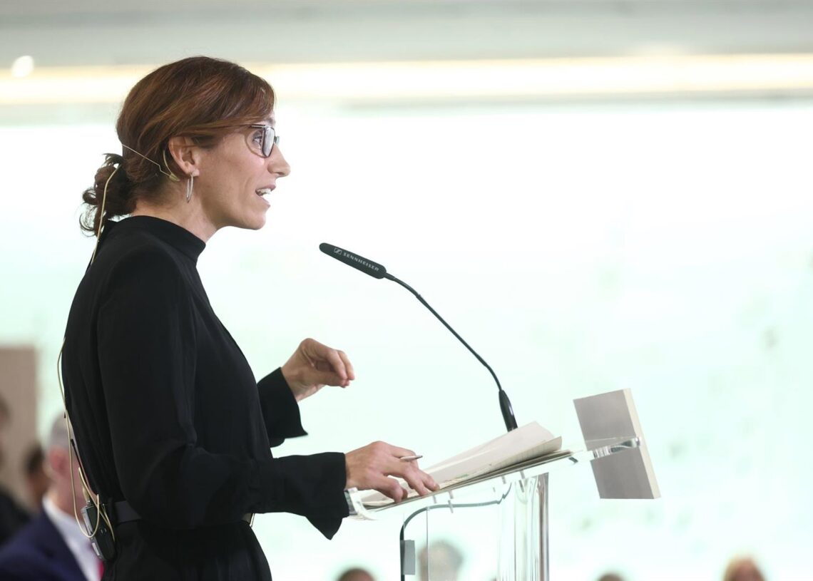 La ministra de Sanidad Mónica García, durante un Desayuno Socio-Sanitario organizado por Europa Press, en el Hotel Hyatt Regency Hesperia Madrid, a 22 de septiembre de 2025, en Madrid (España).Eduardo Parra - Europa Press
