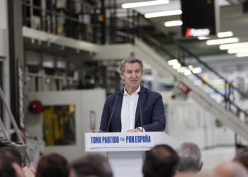 El presidente del PP, Alberto Núñez Feijóo, durante un acto con trabajadores autónomos en Cartonajes Izquierdo-Insoca, Polígono Industrial Las Casas, Soria, a 18 de octubre de 2025, en Soria, Castilla y León (España)Concha Ortega Oroz - Europa Press