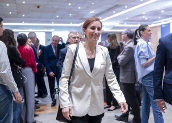La ministra de Sanidad, Mónica García, durante el 'Foro Profesiones Sanitarias: La profesión médica en España', en el Hotel Hesperia Madrid , a 16 de octubre de 2025, en Madrid (España). El encuentro ha sido organizado por Europa Press, Hospiten, la OrganAlberto Ortega - Europa Press
