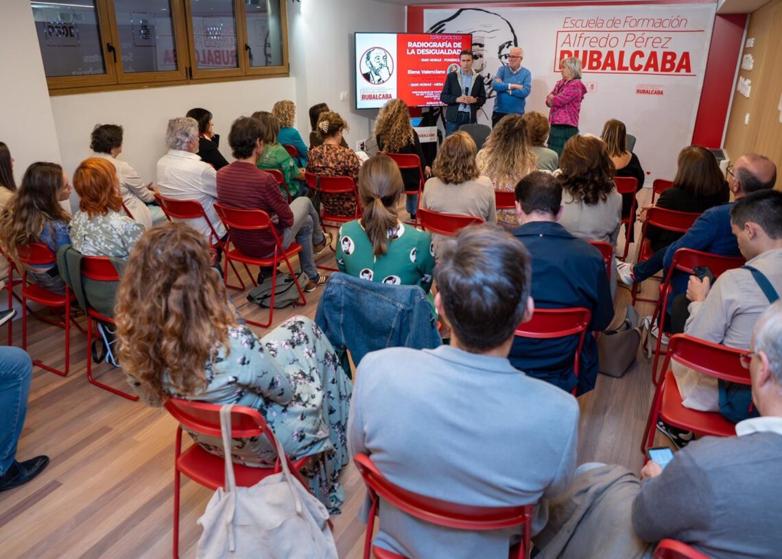 Elena Valenciano en la nueva jornada de la escuela de formación Alfredo Pérez RubalcabaPSOE CANTABRIA