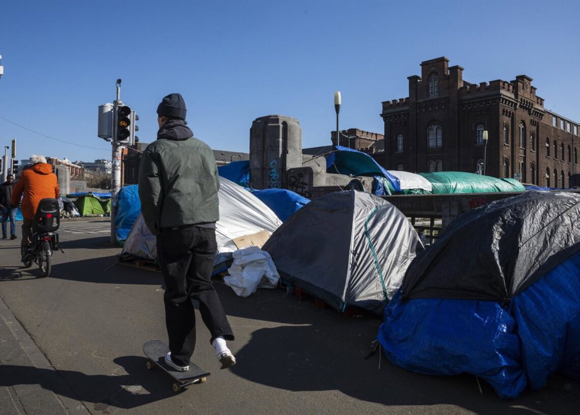 Archivo - Imagen de archivo de refugiados afganos en Bruselas.Europa Press/Contacto/Nicolas Landemard - Archivo