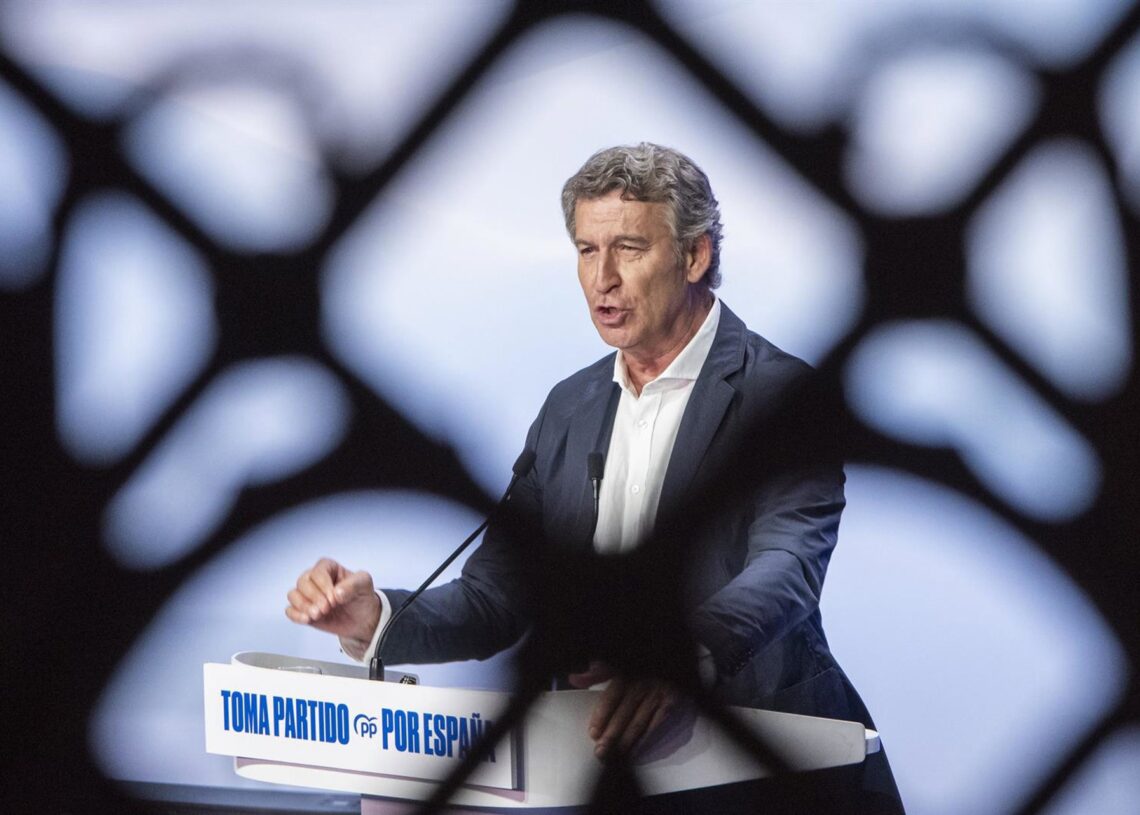 El presidente del Partido Popular, Alberto Núñez Feijóo, interviene durante la clausura de un acto en MurciaVíctor Fernández - Europa Press