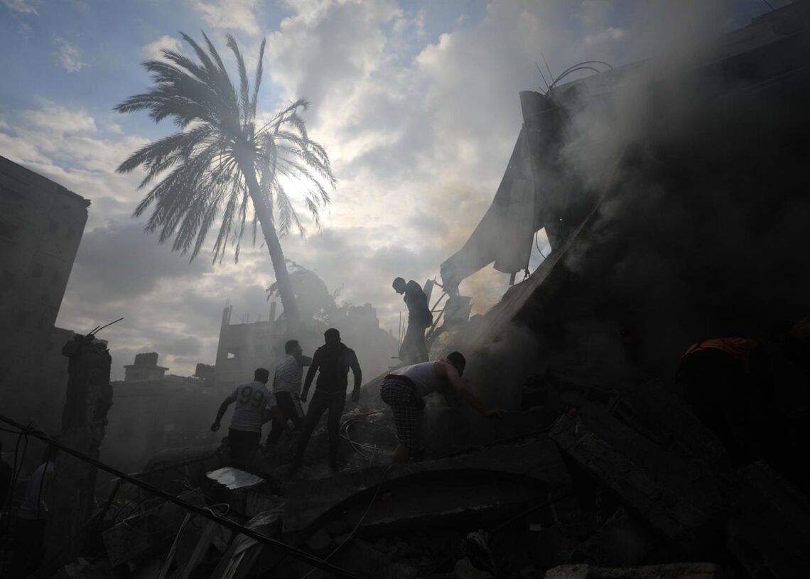 Imagen de archivo de un bombardeo israelí en Rafá (Franja de Gaza)Europa Press/Contacto/Yasser Qudih