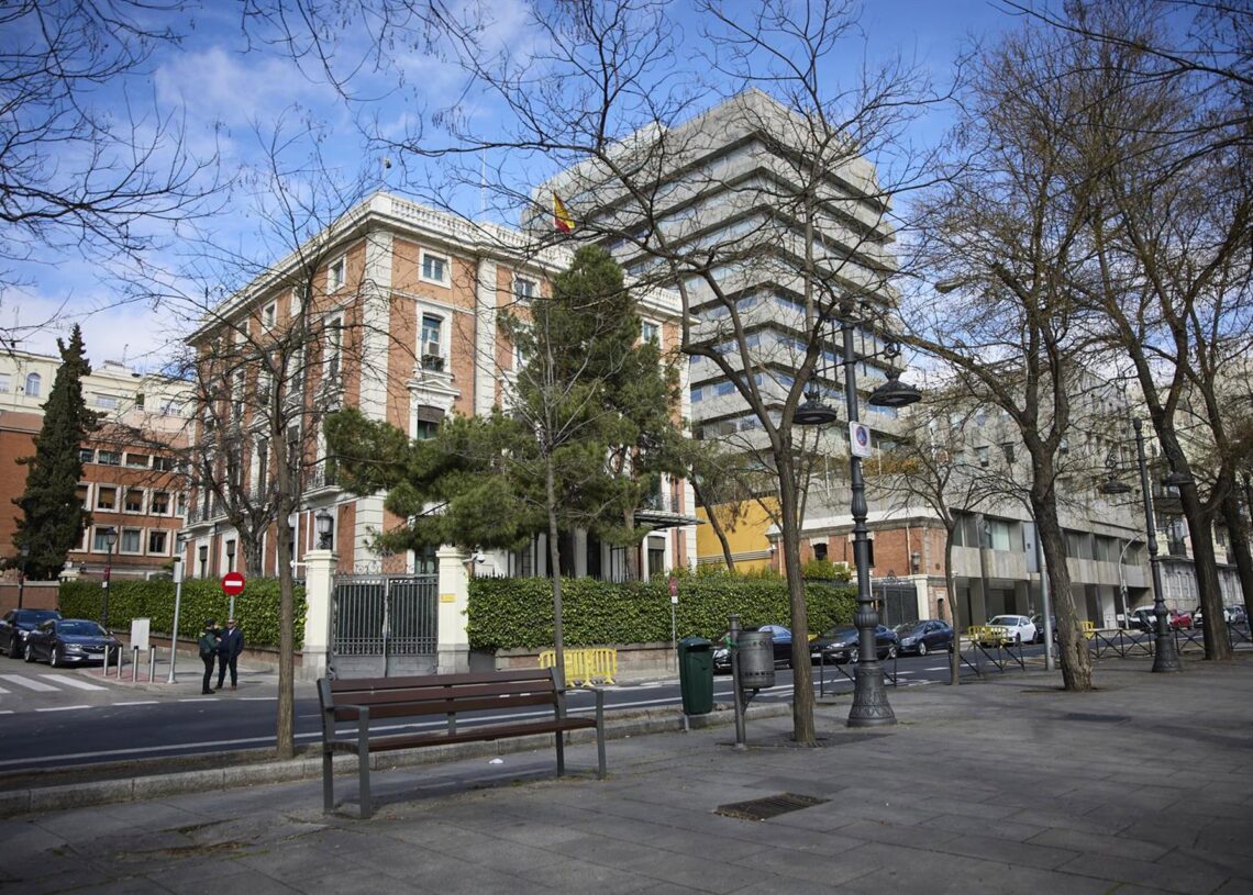 Archivo - Fachada principal de la sede del Ministerio del Interior Jesús Hellín - Europa Press - Archivo
