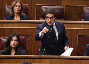 El diputado de Vox José María Figaredo interviene durante una sesión de Control al Gobierno, en el Congreso de los Diputados, a 7 de octubre de 2025, en Madrid (España). Eduardo Parra - Europa Press