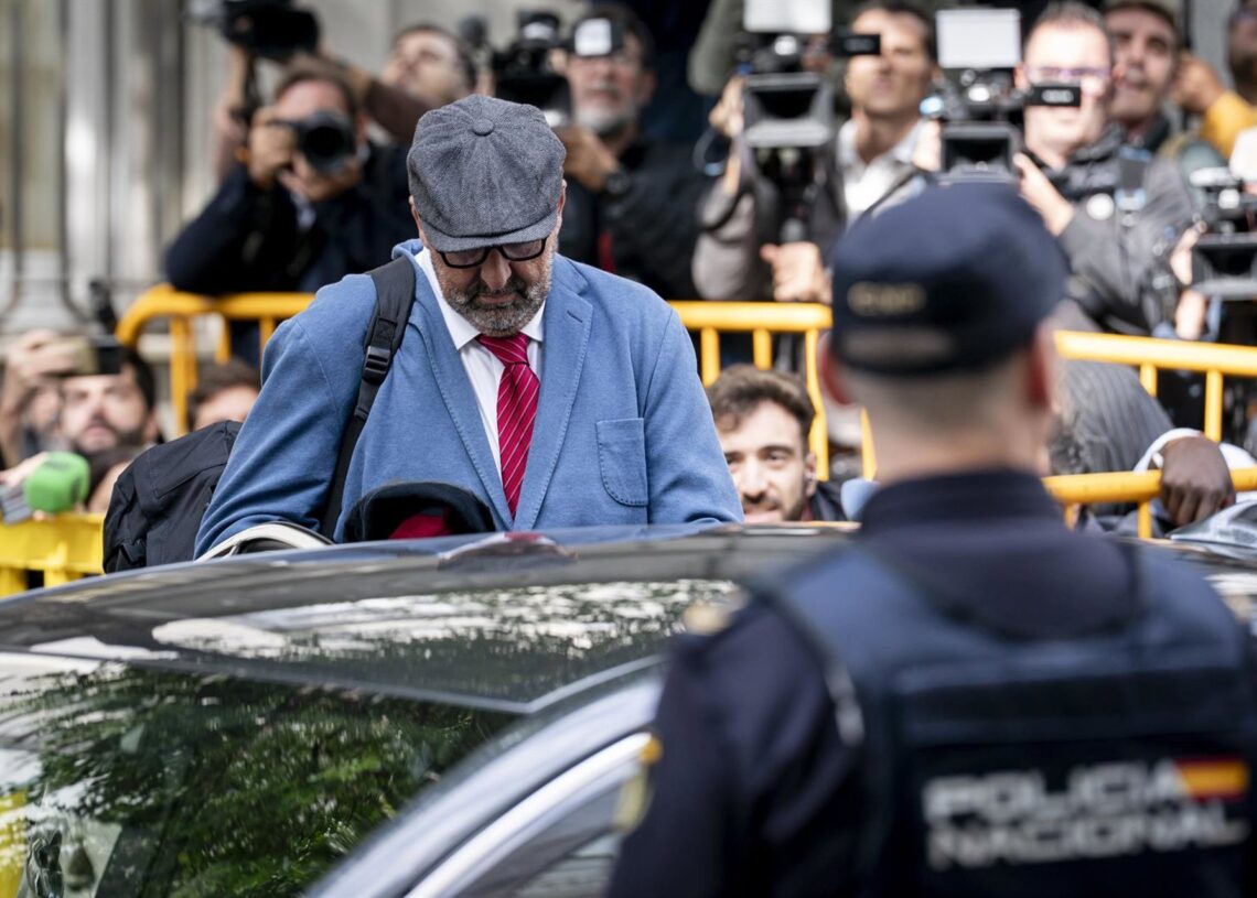 El exasesor ministerial Koldo García a su llegada al Tribunal Supremo, a 15 de octubre de 2025, en Madrid (España). A. Pérez Meca - Europa Press