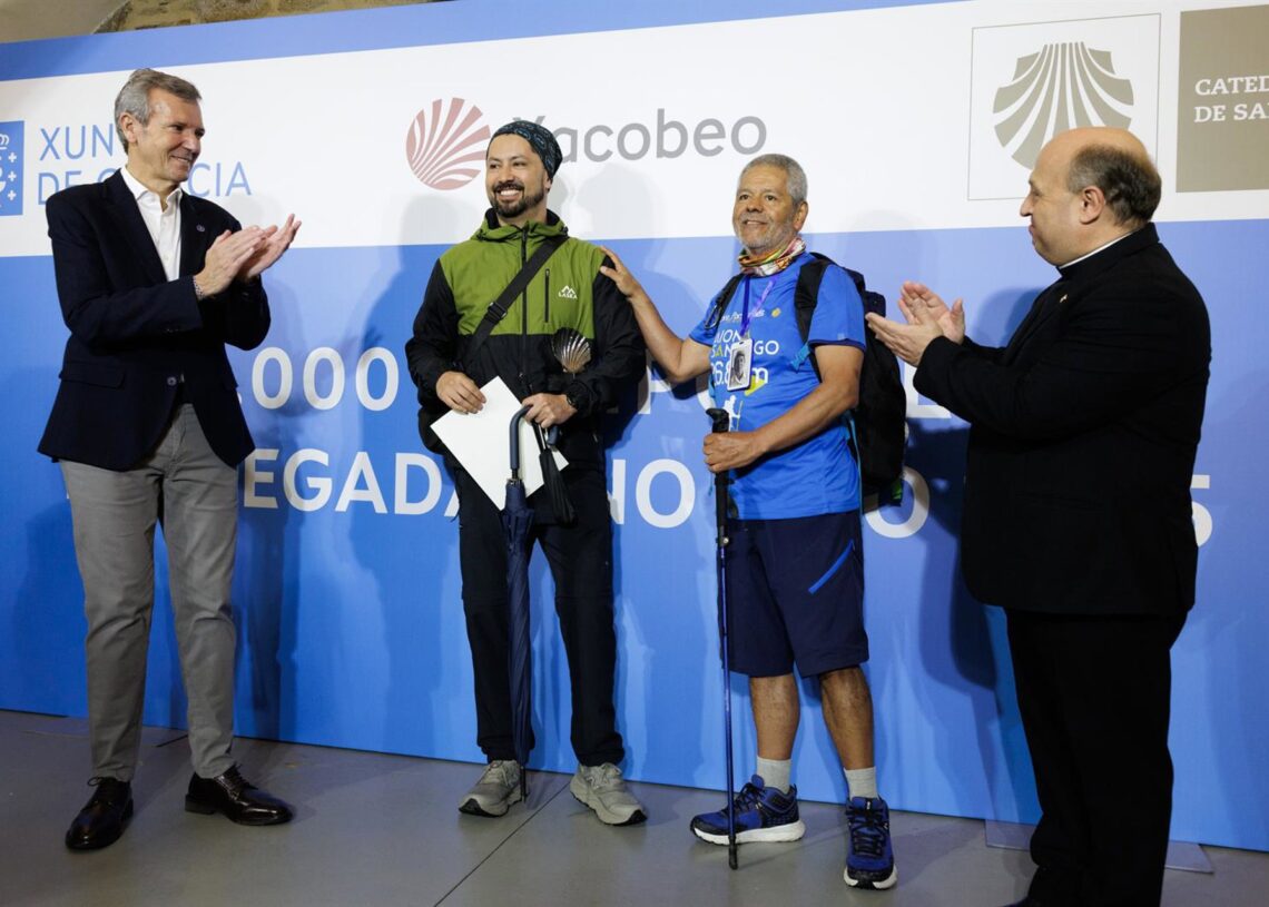 Entrega de la 'compostela' al peregrino 500.000. Xunta de Galicia