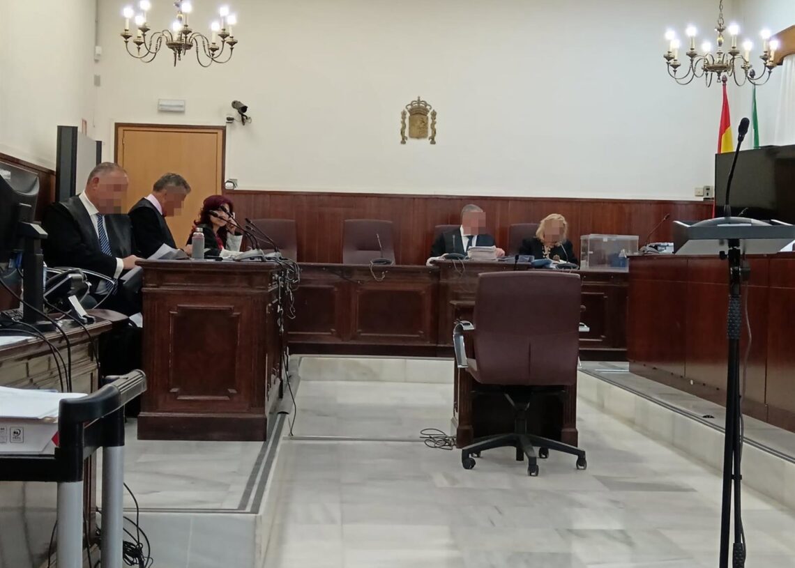 Interior de la sala tras el acuerdo de conformidad en el juicio del atropello múltiple de Gibraelón.EUROPA PRESS