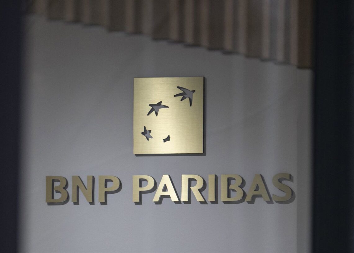 Archivo - FILED - 25 January 2023, Hessen, Frankfurt_Main: The BNP Paribas logo is pictured on a building in Frankfurt. Photo: Boris Roessler/dpaBoris Roessler/dpa - Archivo