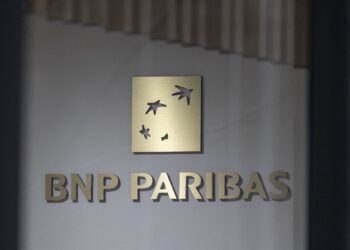 Archivo - FILED - 25 January 2023, Hessen, Frankfurt_Main: The BNP Paribas logo is pictured on a building in Frankfurt. Photo: Boris Roessler/dpaBoris Roessler/dpa - Archivo