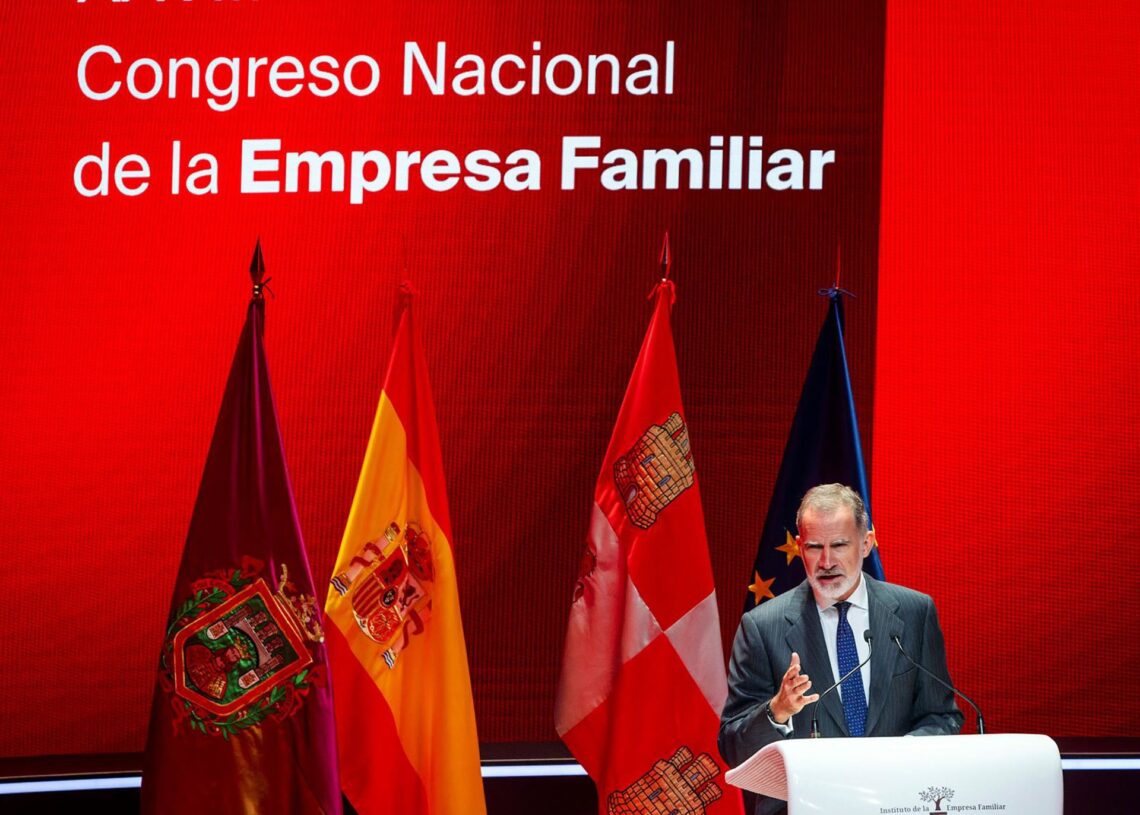 El Rey Felipe VI durante la inauguración del XXVIII Congreso Nacional de la Empresa Familiar en el Fórum Evolución Burgos, a 20 de octubre de 2025, en Burgos, Castilla y León (España). Tomás Alonso - Europa Press