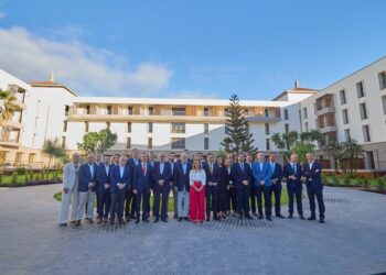 Autoridades políticas y empresarios en la reapertura del Hotel TaoroCABILDO DE TENERIFE