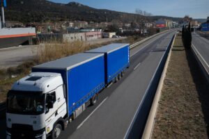 Quién podrá jubilarse antes y en qué condiciones: así avanza la jubilación anticipada para conductores profesionales
