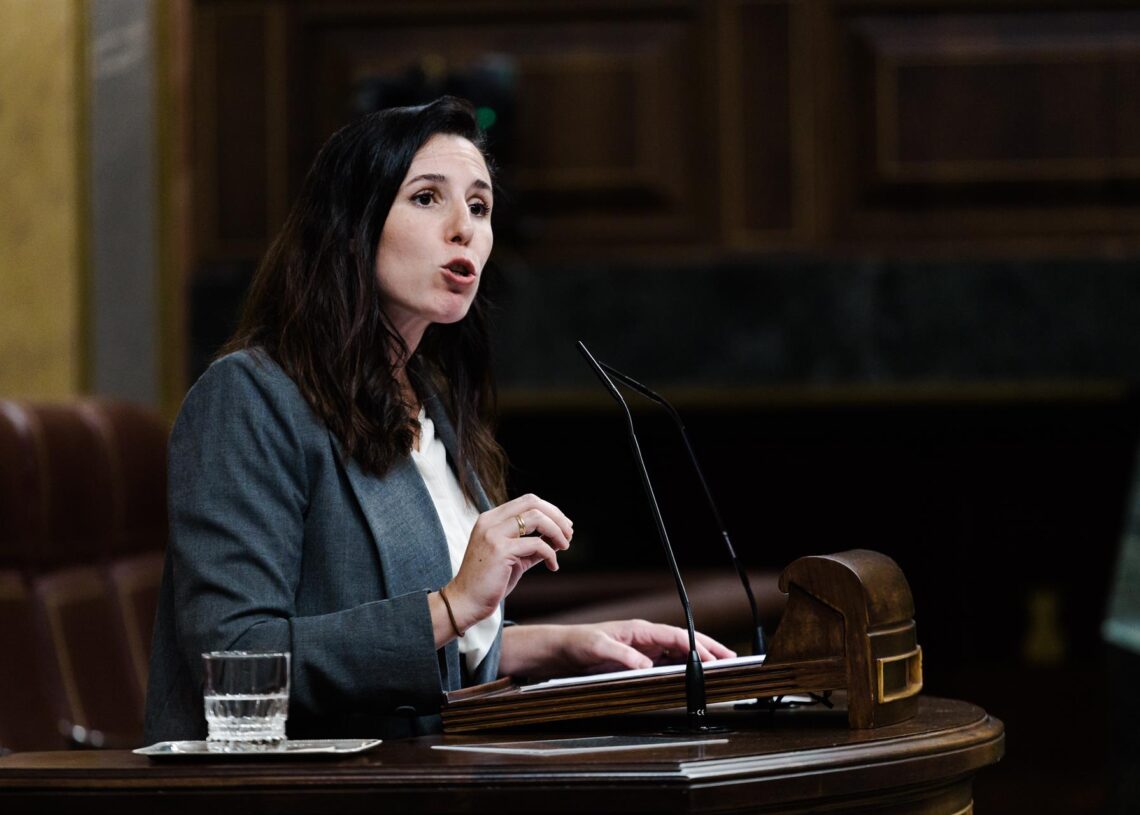 La diputada de Vox Rocío de Meer, interviene durante una sesión plenaria, en el Congreso de los Diputados, a 14 de octubre de 2025, en Madrid (España). Carlos Luján - Europa Press