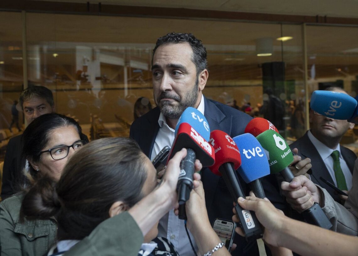 El empresario Víctor de Aldama a su llegada a la presentación del exportavoz de Vox, Iván Espinosa de los Monteros de su nuevo ‘think tank’ ‘Atenea’, a 25 de septiembre de 2025, en Madrid (España). Espinosa de los Monteros define ‘Atenea’ como un espacio Alberto Ortega - Europa Press