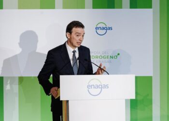 Archivo - El CEO de Enagás, Arturo Gonzalo Aizpiri, interviene durante la III edición del Día del Hidrógeno de Enagás, en el Auditorio de la Fundación Rafael del Pino, a 29 de enero de 2025, en Madrid (España). La jornada se ha centrado en el proyecto delCarlos Luján - Europa Press - Archivo