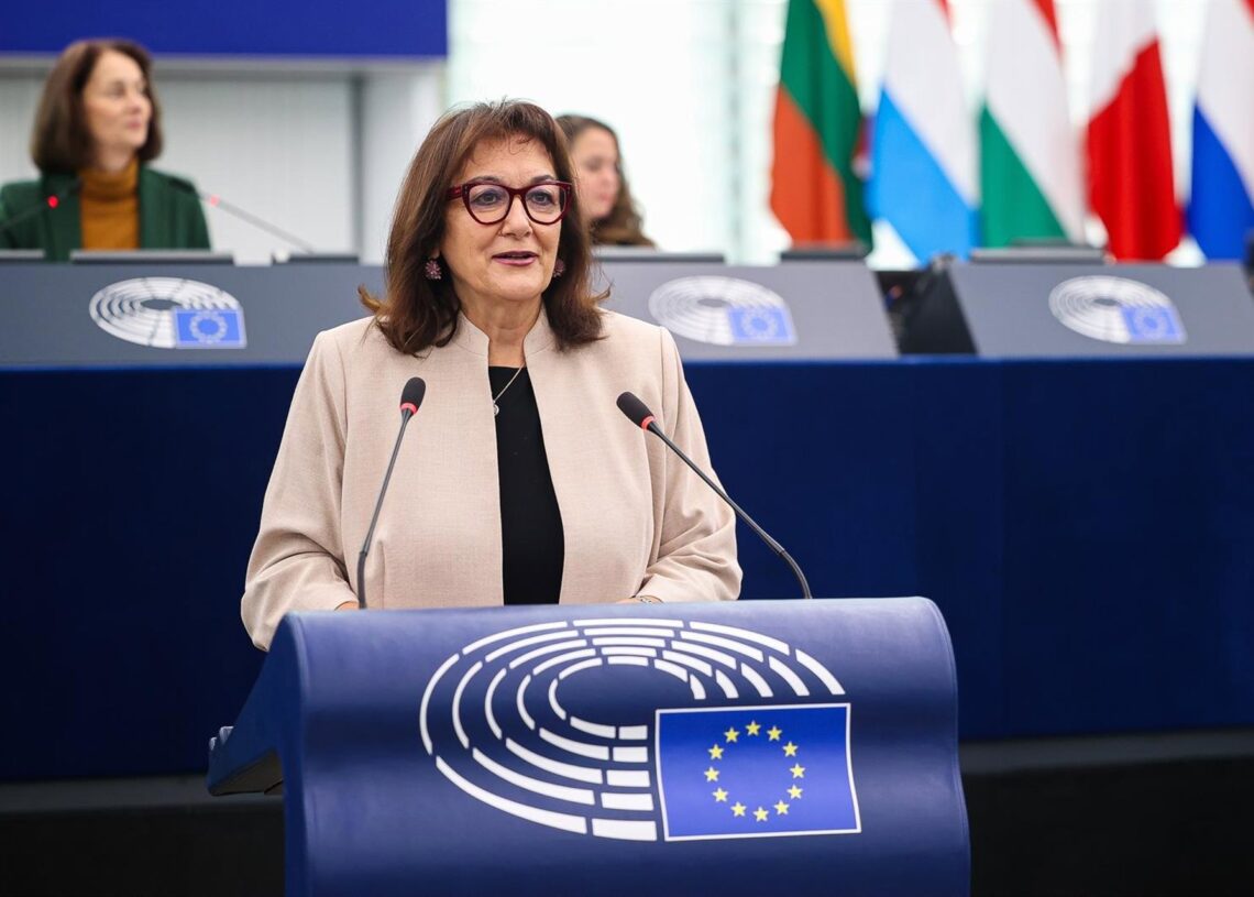 La comisaria para el Mediterráneo, Dubravka Suica, en un debate en el Parlamento Europeo sobre el acuerdo en Oriente Próximo.ALEXIS HAULOT // EUROPEAN PARLIAMENT