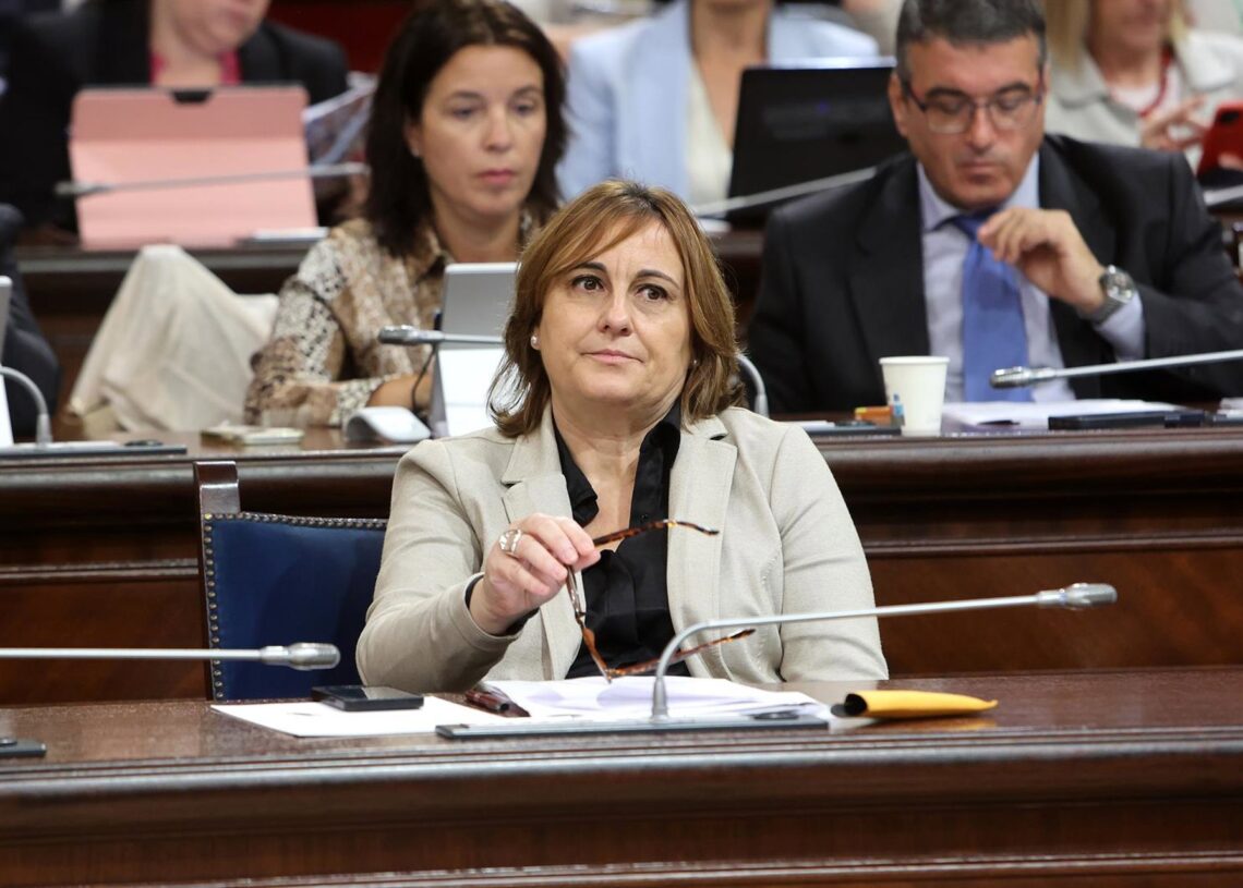 Archivo - La consellera de la Presidencia y Administraciones Públicas del Govern de les Illes Balears, Antònia Maria Estarellas, durante una sesión de control al Govern balear, a 20 de mayo de 2025, en Palma de Mallorca, Mallorca, Baleares (España).Isaac Buj - Europa Press - Archivo