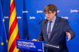 ¿Se dispone Junts a ‘cambiar la hora’ política en España? Dudas sobre romper con el PSOE y abrir la puerta a una moción de censura «instrumental»