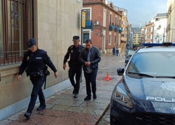 El acusado del crimen de M.S.T. A su llegada a la Audiencia Provincial de León.EUROPA PRESS