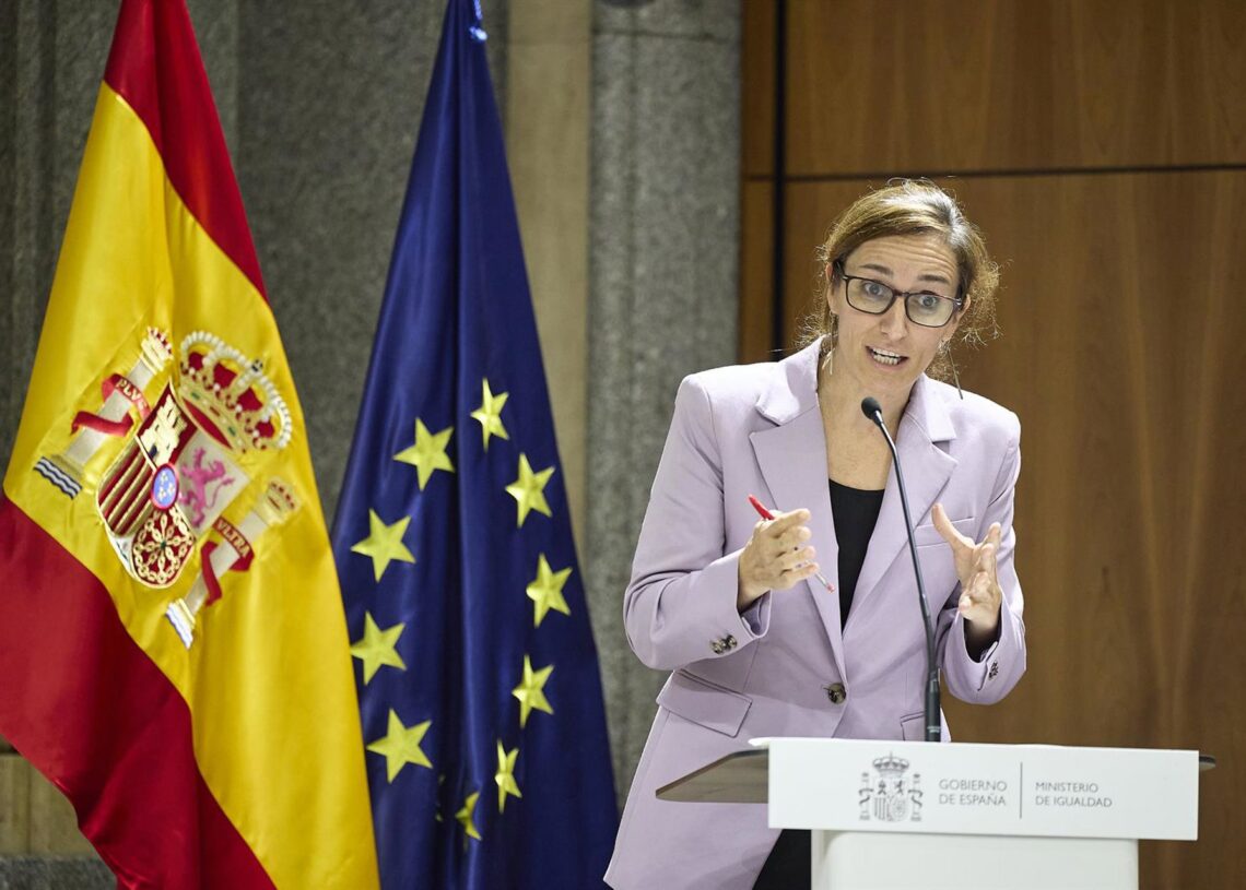 Imagen de archivo de la ministra de Sanidad, Mónica García.Jesús Hellín - Europa Press