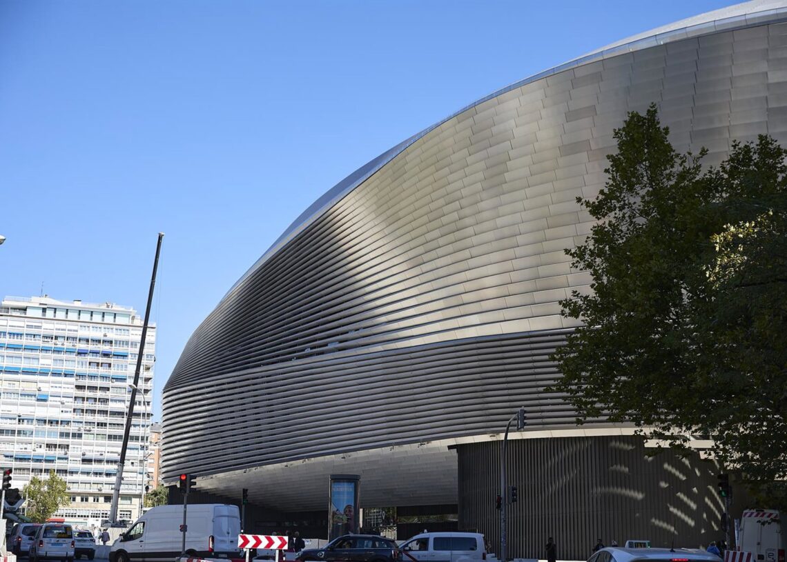 Fachada del Estadio Santiago Bernabéu, a 7 de octubre de 2025, en Madrid (España).Jesús Hellín - Europa Press