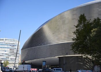 Fachada del Estadio Santiago Bernabéu, a 7 de octubre de 2025, en Madrid (España).Jesús Hellín - Europa Press