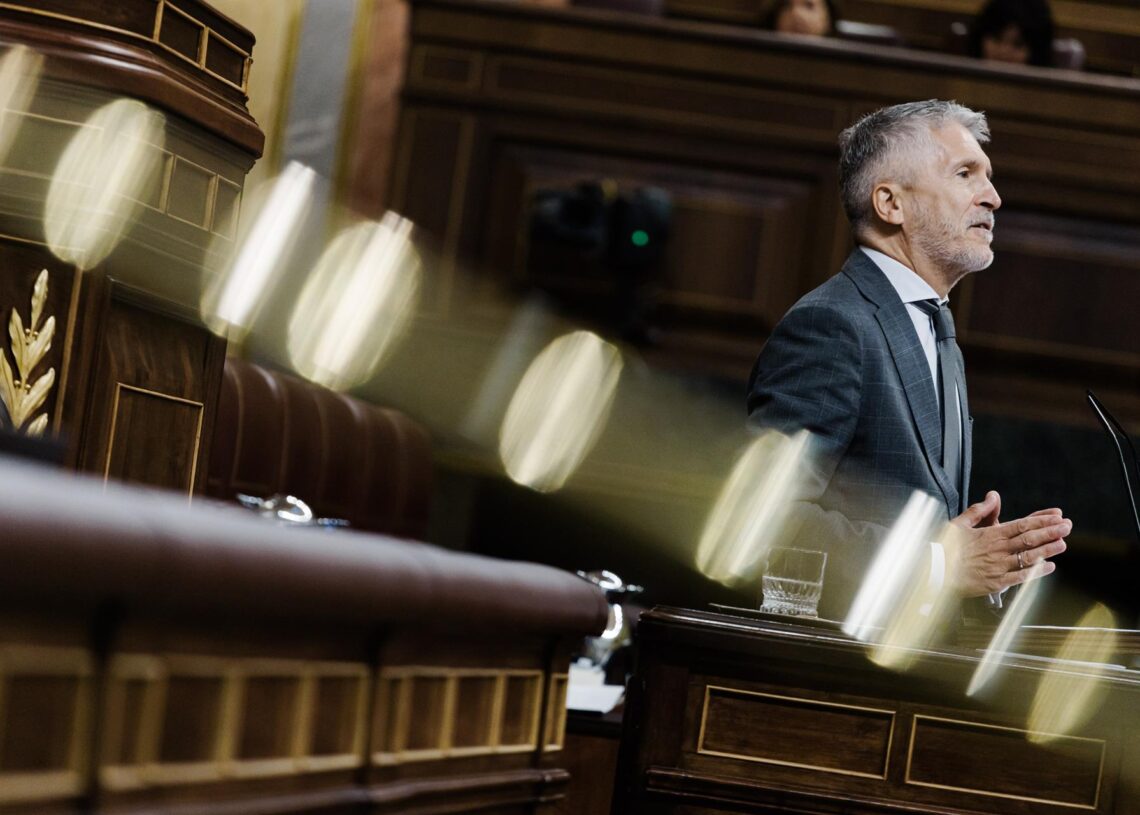 Archivo - El ministro de Interior, Fernando Grande-Marlaska, interviene durante un pleno en el Congreso de los DiputadosCarlos Luján - Europa Press - Archivo