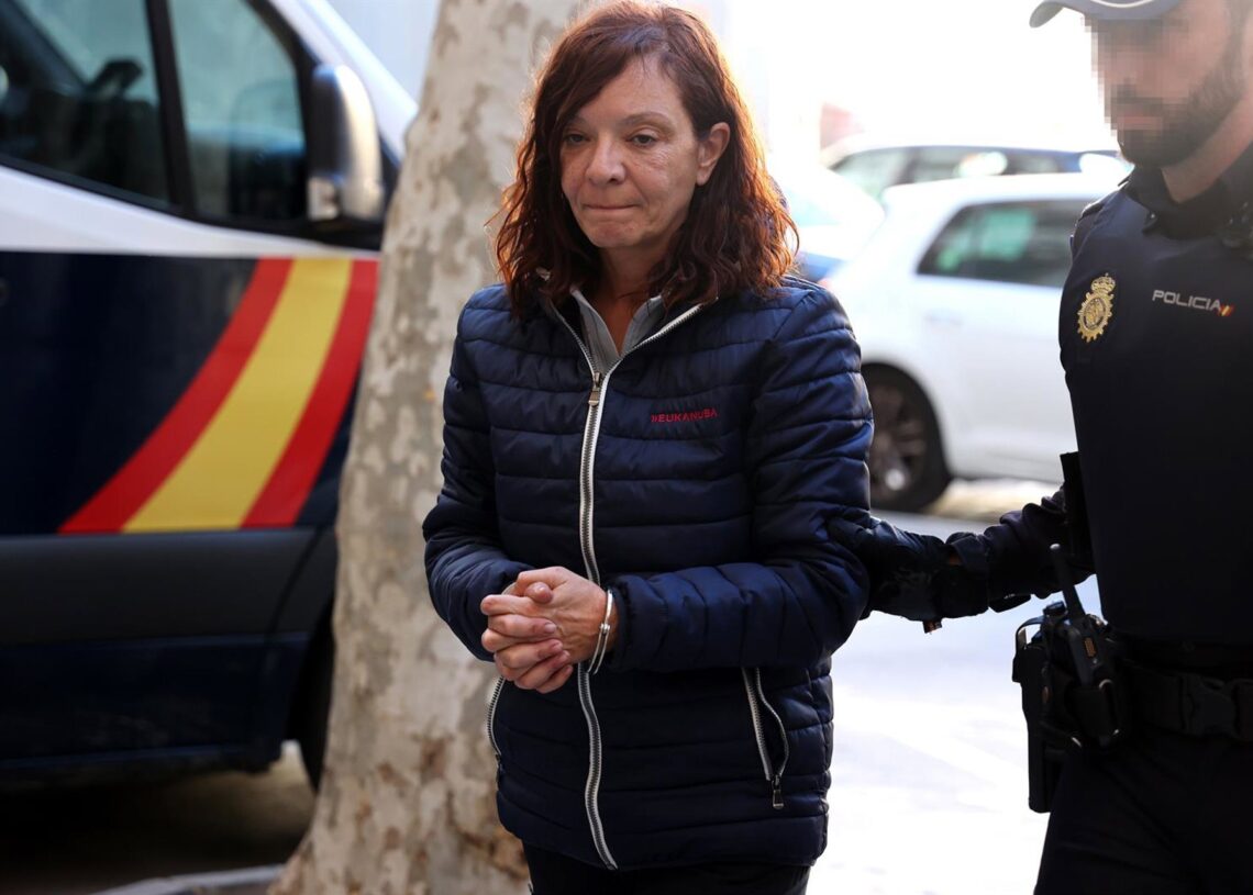 Archivo - La autora confesa del crimen de Sineu, en los juzgados.Isaac Buj - Europa Press - Archivo