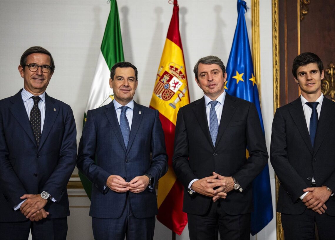 El presidente de la Junta de Andalucía, Juanma Moreno, ha mantenido este martes una reunión en Sevilla con la dirección de la compañía General Dynamics European Land Systems, referente en defensaJUNTA DE ANDALUCÍA