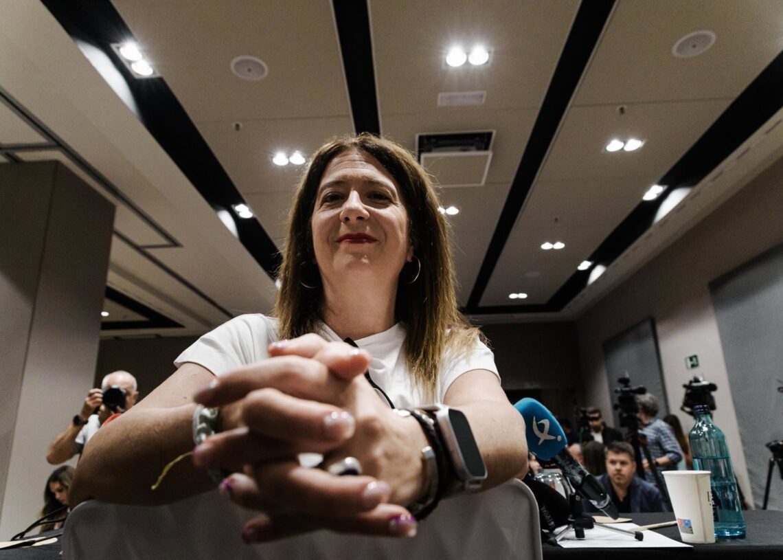 Archivo - La exmilitante socialista Leire Díez durante una rueda de prensa, en el Hotel Novotel, a 4 de junio de 2025, en Madrid (España).Carlos Luján - Europa Press - Archivo