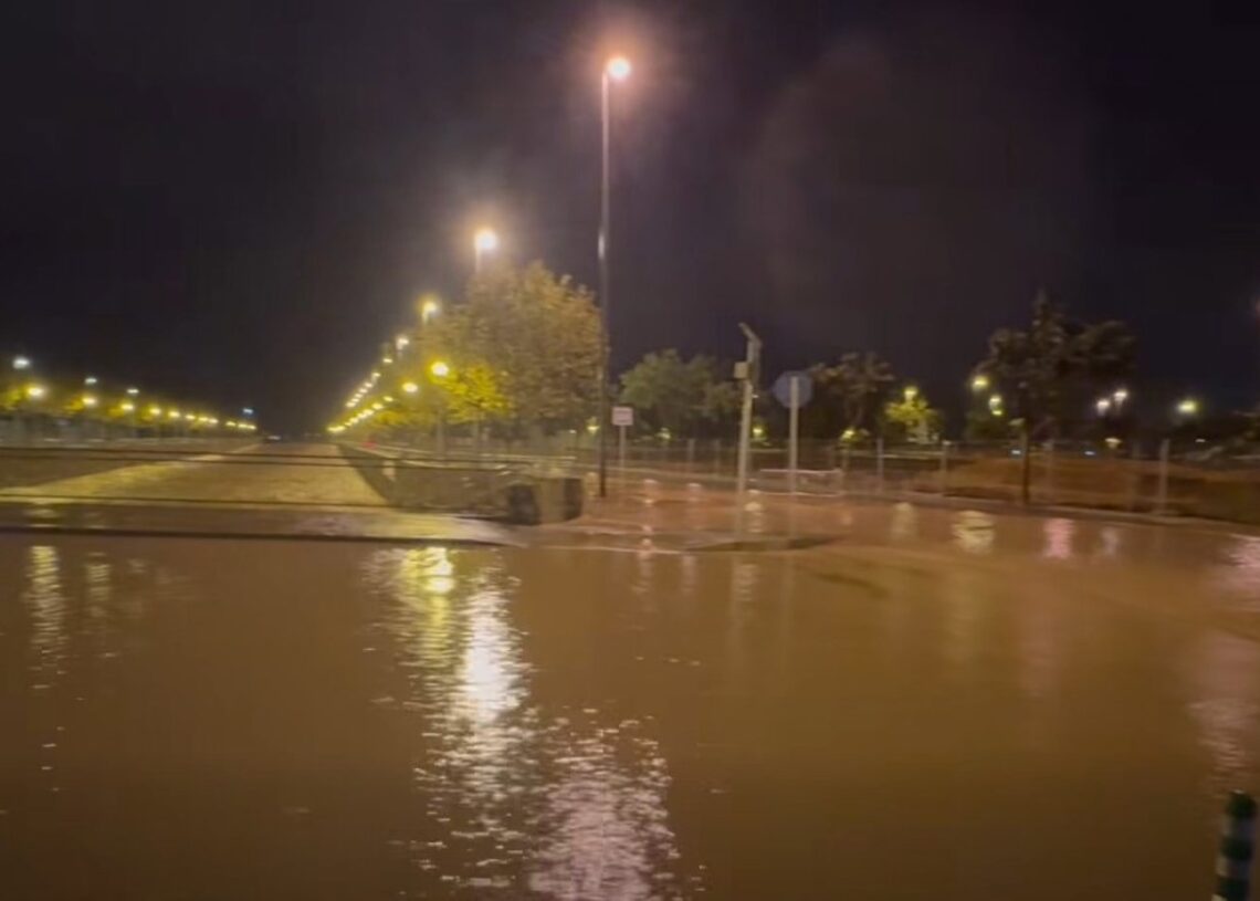 Inundaciones durante la noche por la dana Alice en Pilar de la Horadada (Alicante).AYTO PILAR DE LA HORADADA
