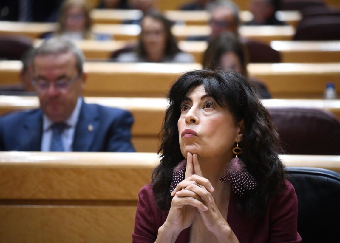 La ministra de Igualdad, Ana Redondo, durante una sesión de control al Gobierno en la Cámara Alta, a 21 de octubre de 2022, en Madrid (España).Fernando Sánchez - Europa Press