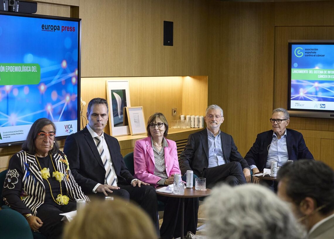 El presidente de la AECC, Ramón Reyes, durante el encuentro informativo 'Lanzamiento del Sistema de Información Epidemiológica del Cáncer en España' organizado por la Asociación Española Contra el Cáncer (AECC).Jesús Hellín - Europa Press
