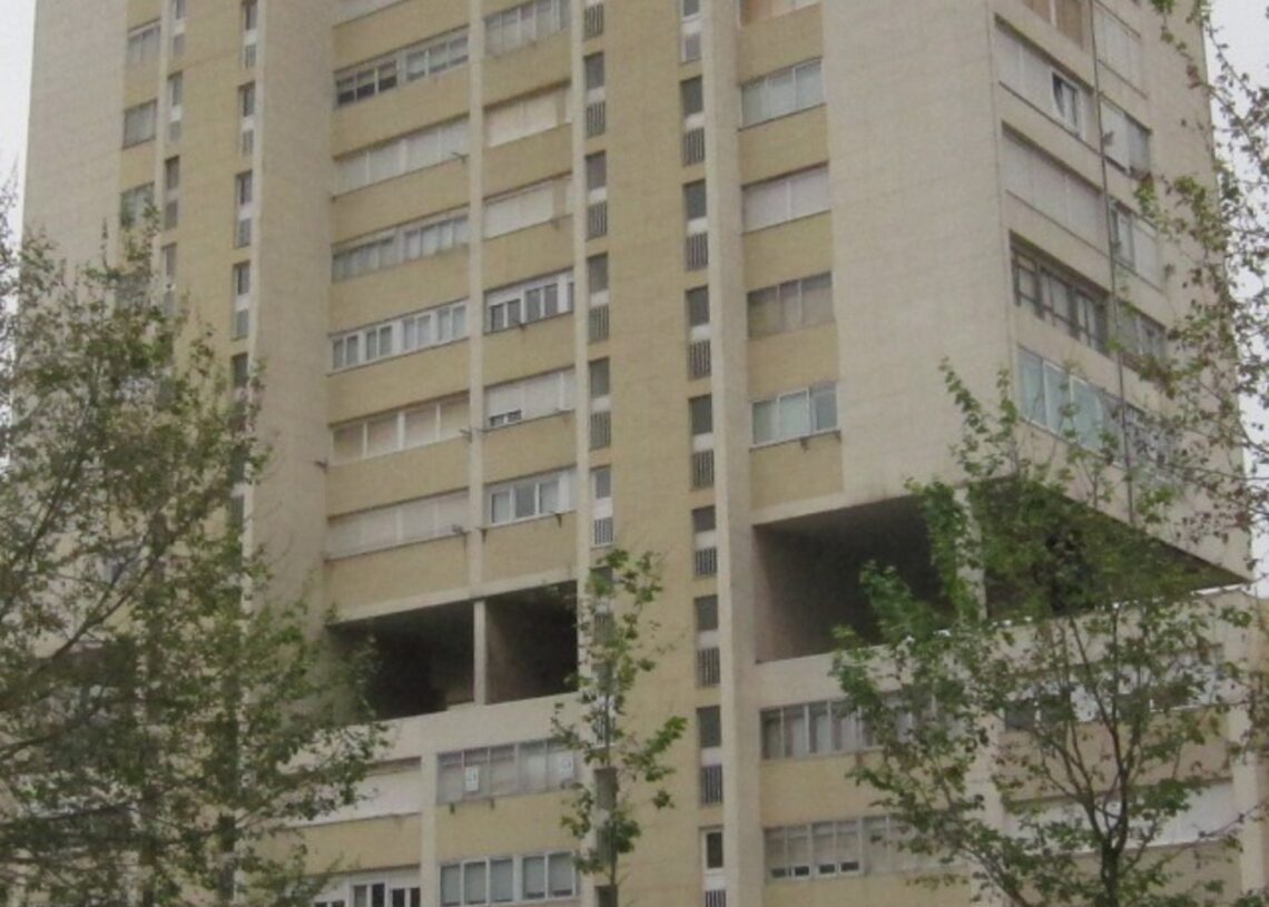 Archivo - Edificio de viviendas en SantanderEUROPA PRESS - Archivo