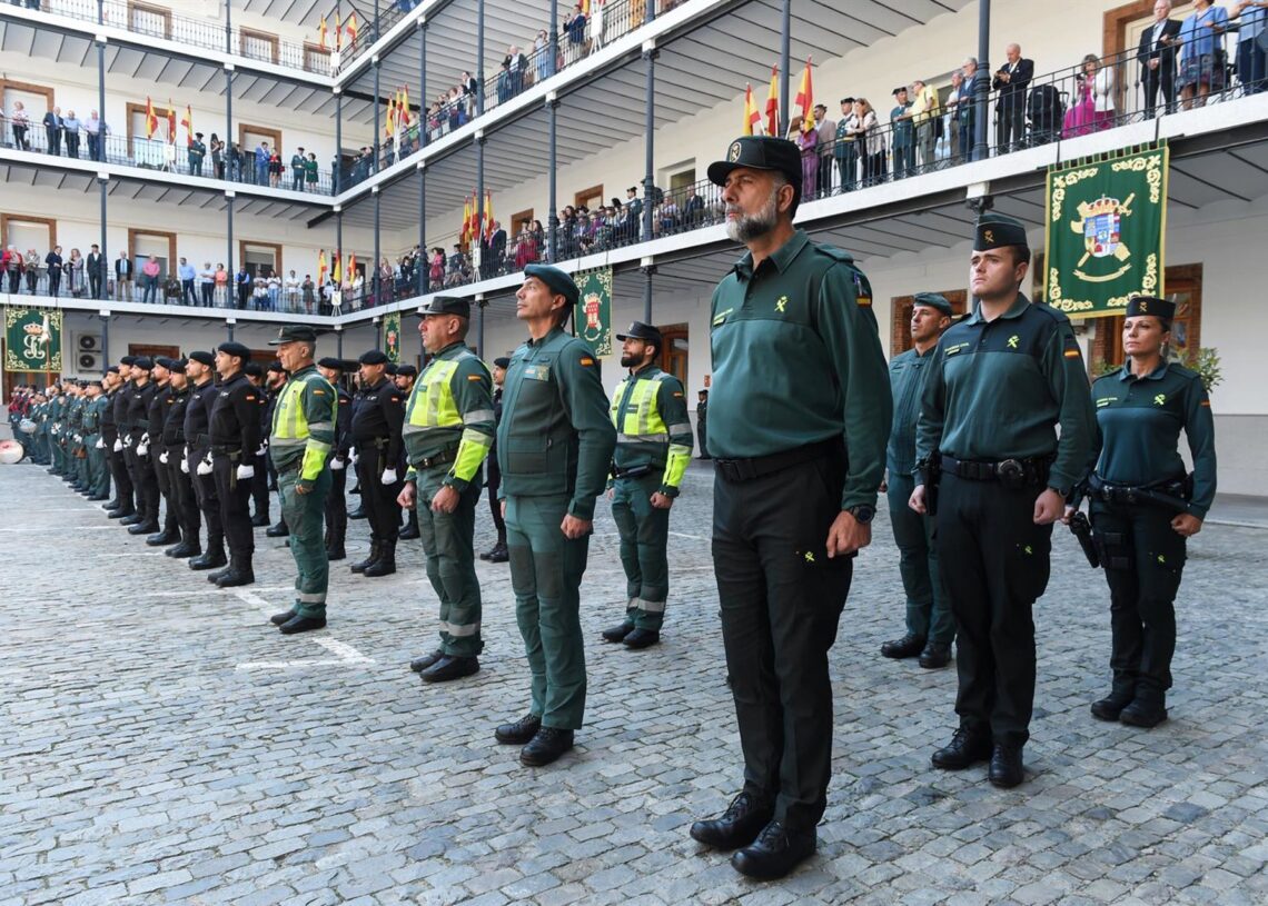 Archivo - Agentes del cuerpo de la Guardia Civil durante acto de celebración de la Patrona del cuerpo en Madrid en el Acuartelamiento de la Jefatura de la 1ª zona de la Guardia Civil, a 11 de octubre de 2023, en Madrid (España).Gustavo Valiente - Europa Press - Archivo