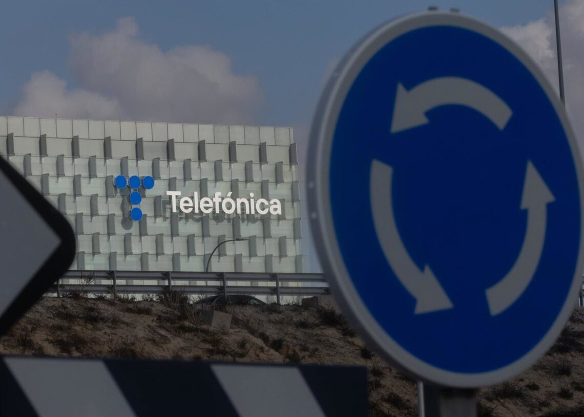 Archivo - Fachada de la sede de Telefónica, a 7 de noviembre de 2024, en Madrid (España). Eduardo Parra - Europa Press - Archivo