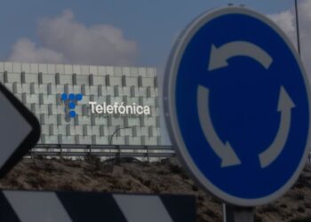 Archivo - Fachada de la sede de Telefónica, a 7 de noviembre de 2024, en Madrid (España). Eduardo Parra - Europa Press - Archivo