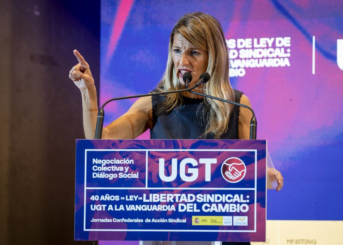 La vicepresidenta segunda y ministra de Trabajo y Economía Social, Yolanda Díaz, interviene durante unas jornadas en la sede de UGT, a 22 de octubre de 2025, en Madrid (España). UGT ha organizado las jornadas confederales de acción sindical sobre 'NegociaA. Pérez Meca - Europa Press