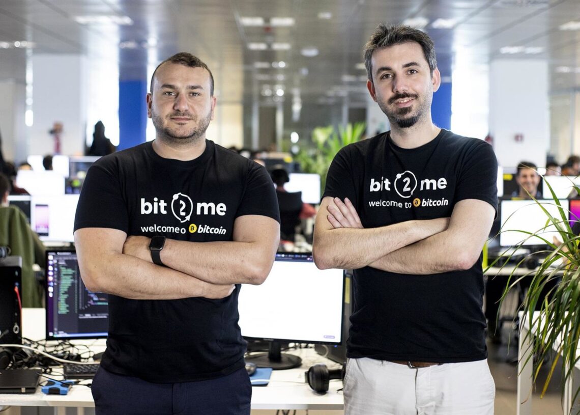 Leif Ferreira (derecha) y Andrei Manuel, cofundadores, CEO y COO, respectivamente, de Bit2Me.BIT2ME