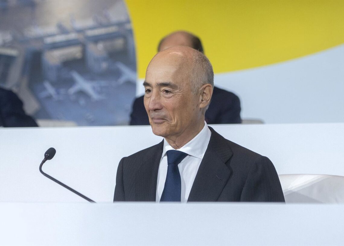 Archivo - El presidente de Ferrovial, Rafael del Pino, durante la Junta General Ordinaria de Accionistas de Ferrovial, en el auditorio ONCE, a 13 de abril de 2023, en Madrid (España). Durante la Junta, los accionistas han votado el traslado de la sede socAlberto Ortega - Europa Press - Archivo