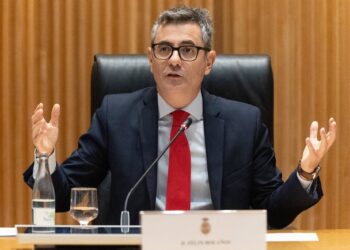 El ministro de la Presidencia, Justicia y Relaciones con las Cortes, Félix Bolaños, interviene durante la clausura de una jornada sobre la protección de los menores en el entorno digital, en el Congreso, a 17 de octubre de 2025, en Madrid (España).Eduardo Parra - Europa Press