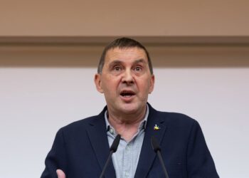 Archivo - El coordinador general de EH Bildu, Arnaldo Otegi, interviene en una rueda de prensa tras reunirse en la sede de Esquerra Republicana de Catalunya, a 25 de febrero de 2022, en Barcelona, Catalunya (España).David Zorrakino - Europa Press - Archivo