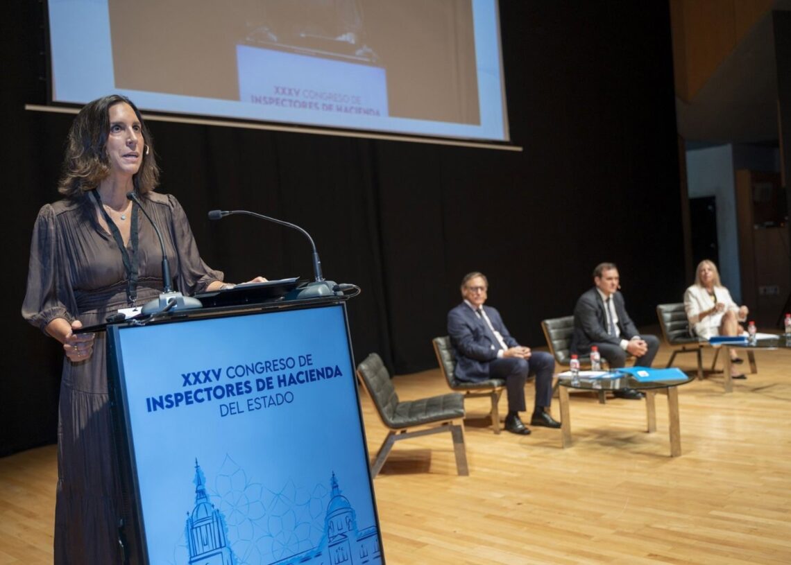 La presidenta de la Asociación de Inspectores de Hacienda del Estado, Ana de la Herrán, durante la inauguración del XXXV Congreso de Inspectores de Hacienda del Estado, que se celebra en Salamanca.ASOCIACIÓN DE INSPECTORES DE HACIENDA DEL ESTADO