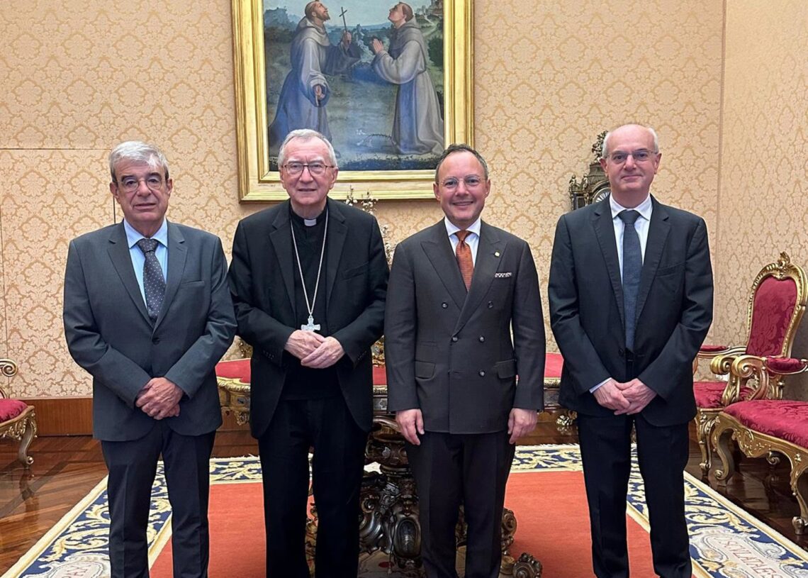 La delegación andorrana junto al cardenal ParolinGOVERN D'ANDORRA