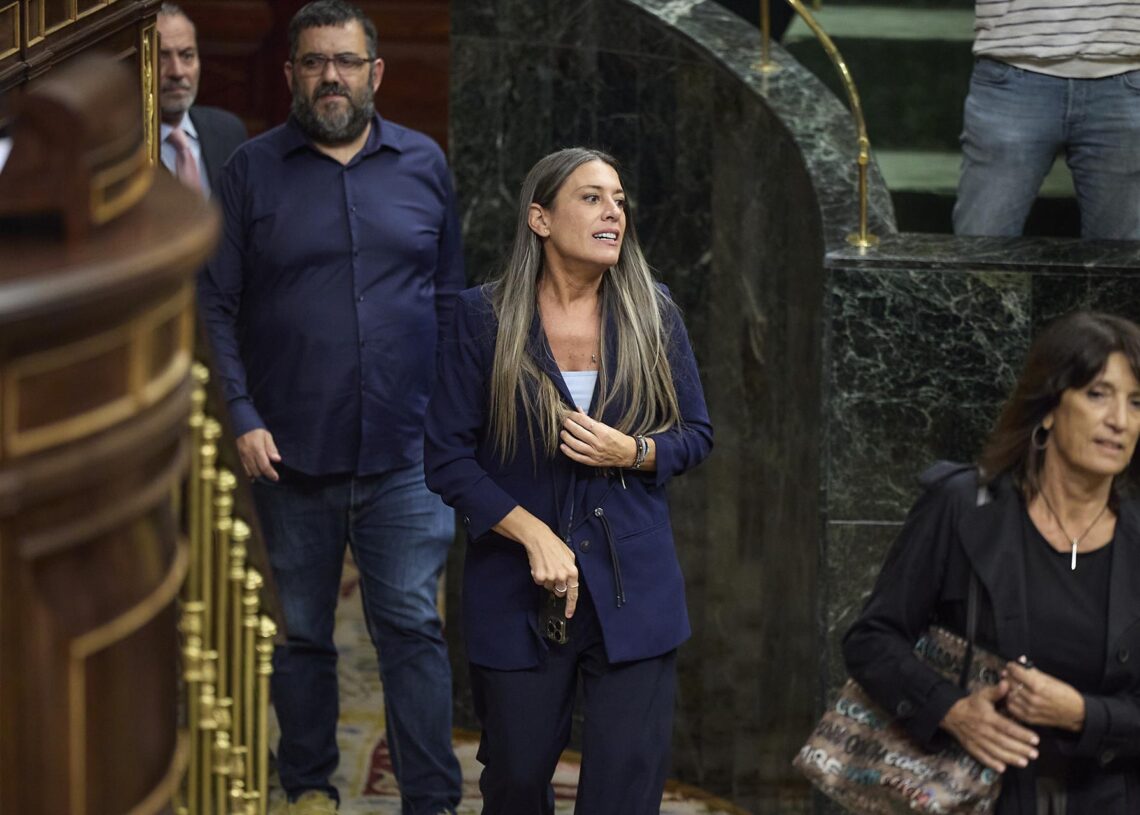 La portavoz de Junts en el Congreso, Miriam Nogueras, durante una sesión plenaria, en el Congreso de los Diputados, a 7 de octubre de 2025, en Madrid (España). Jesús Hellín - Europa Press