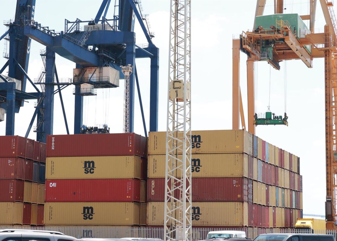 Archivo - Contenedores de exportación en el puerto de CádizROCÍO RUZ/EUROPA PRESS - Archivo