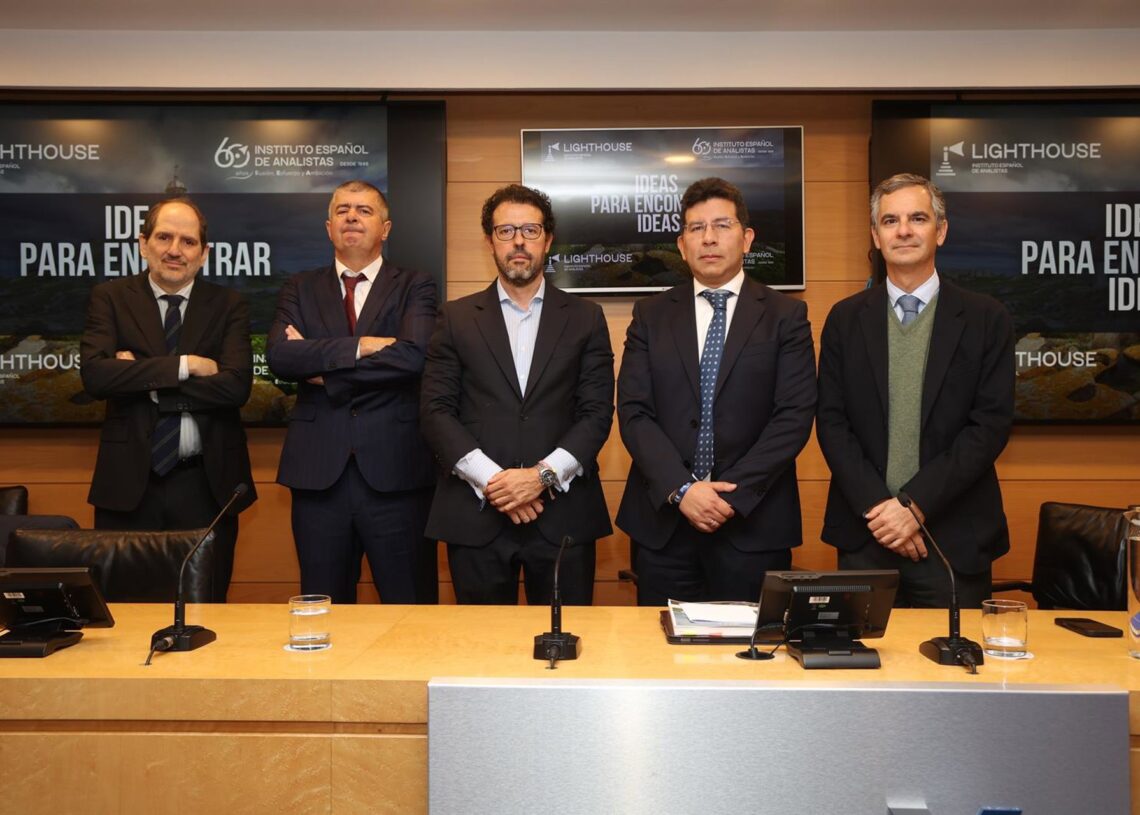 Lighthouse alcanza la cobertura de 40 'small' y 'micro caps' del mercado español.LIGHTHOUSE