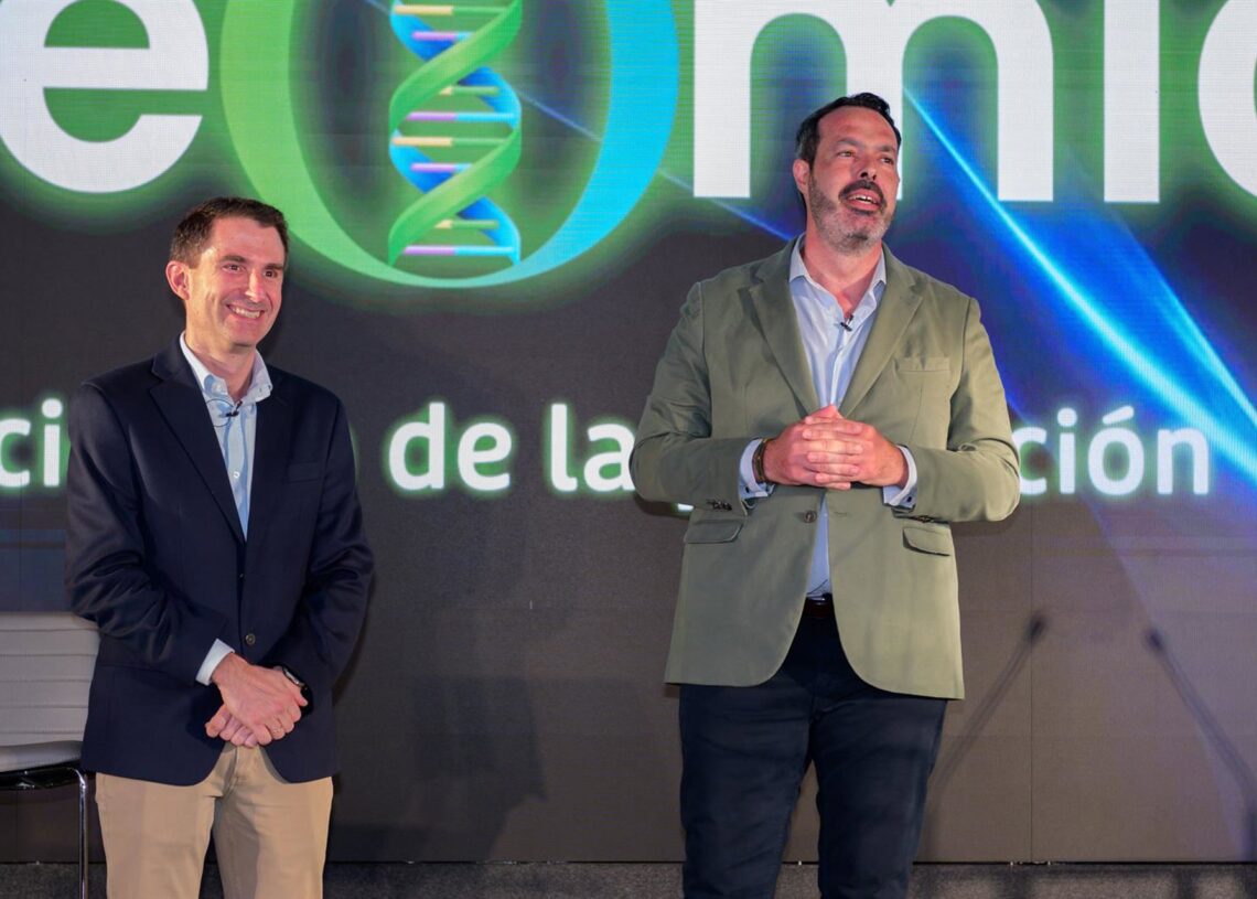 El cofundador de Foreomics (derecha), Jorge García.FOREOMICS